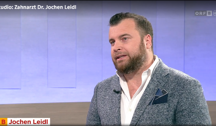 Dr. Jochen Leidl im TV-Studio von "Burgenland heute"